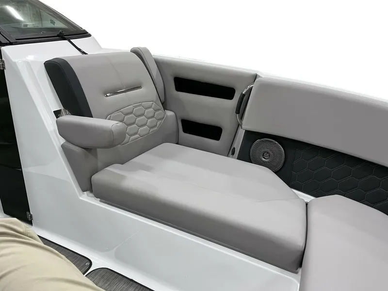 Slide: The Image of Four Winns H6C 2026 - 5370568