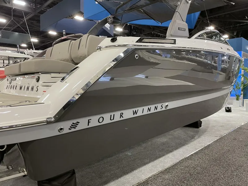 Slide: The Image of Four Winns H6C 2026 - 5370561