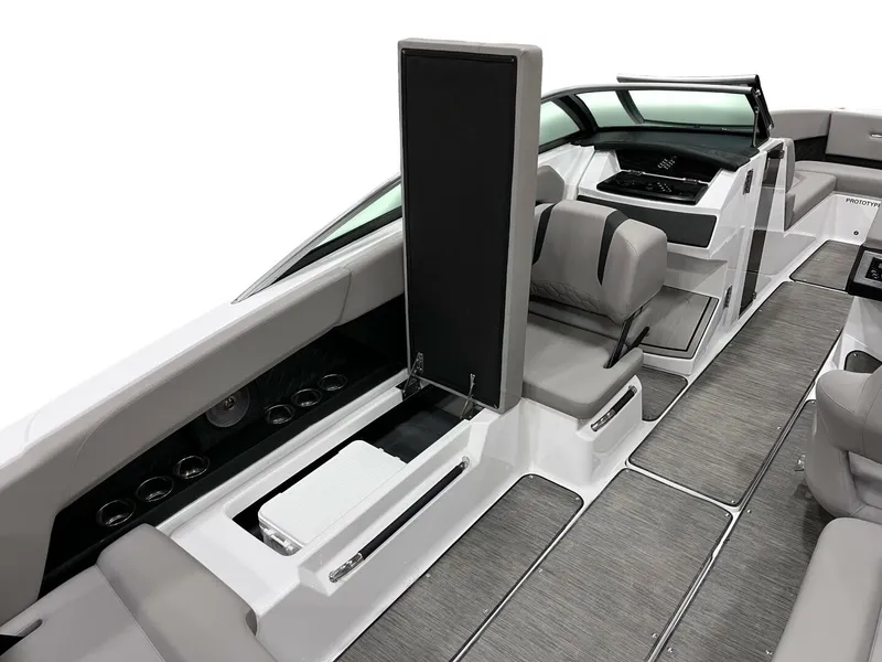 Slide: The Image of Four Winns H6C 2026 - 5370555