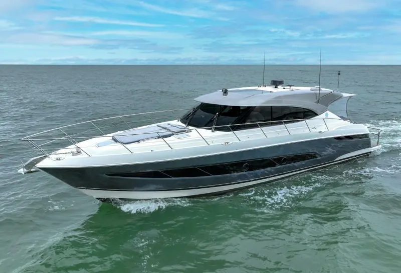 Slide: The Image of Riviera 5400 Sport Yacht Platinum Edition 2021 - 5373930