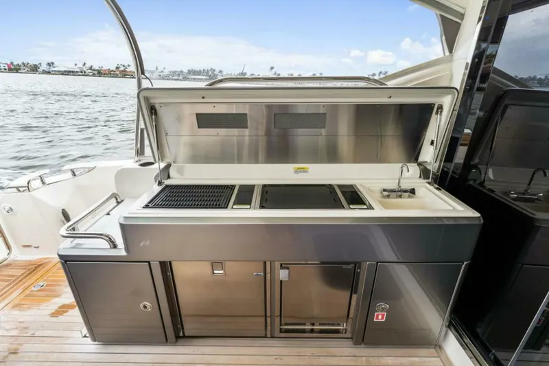 Slide: The Image of Riviera 5400 Sport Yacht Platinum Edition 2021 - 5373956