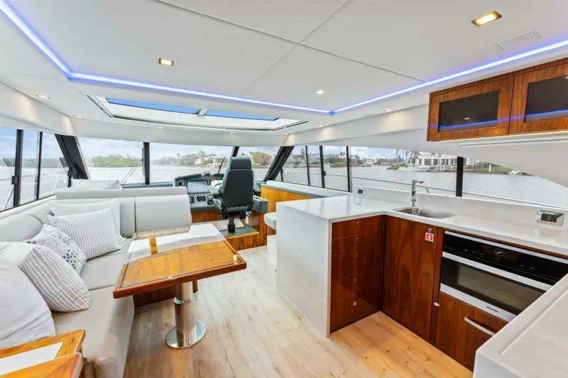 Slide: The Image of Riviera 5400 Sport Yacht Platinum Edition 2021 - 5373967
