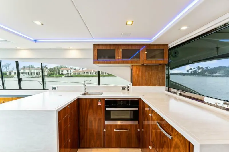 Slide: The Image of Riviera 5400 Sport Yacht Platinum Edition 2021 - 5373970