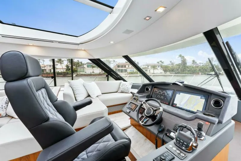 Slide: The Image of Riviera 5400 Sport Yacht Platinum Edition 2021 - 5373973