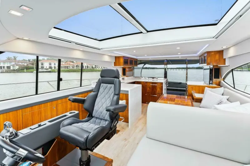 Slide: The Image of Riviera 5400 Sport Yacht Platinum Edition 2021 - 5373975
