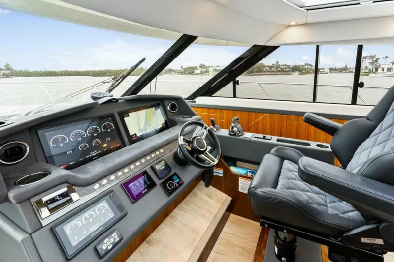 Slide: The Image of Riviera 5400 Sport Yacht Platinum Edition 2021 - 5373976