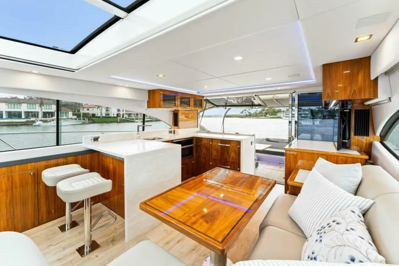 Slide: The Image of Riviera 5400 Sport Yacht Platinum Edition 2021 - 5373978