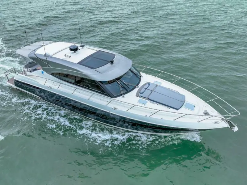 Slide: The Image of Riviera 5400 Sport Yacht Platinum Edition 2021 - 5373933