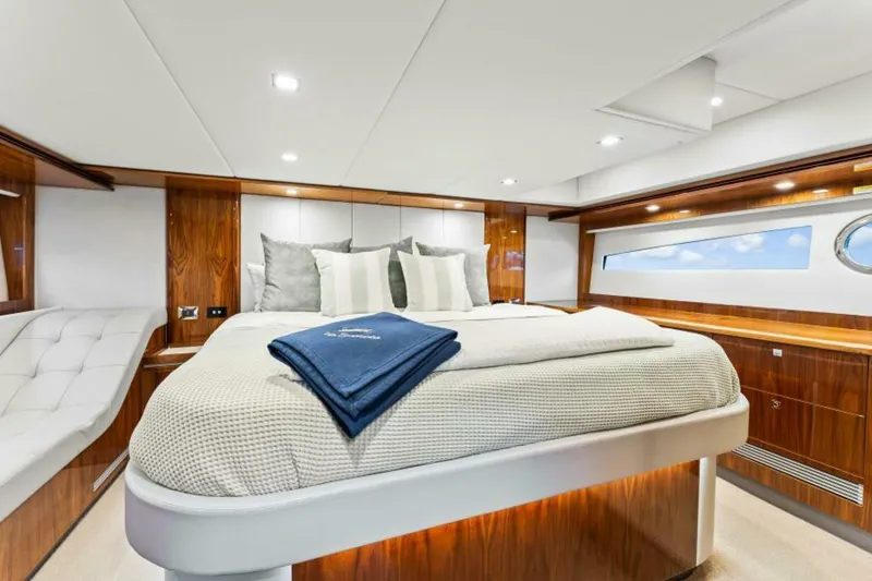 Slide: The Image of Riviera 5400 Sport Yacht Platinum Edition 2021 - 5373982