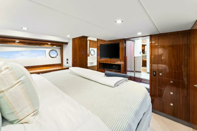 Slide: The Image of Riviera 5400 Sport Yacht Platinum Edition 2021 - 5373984