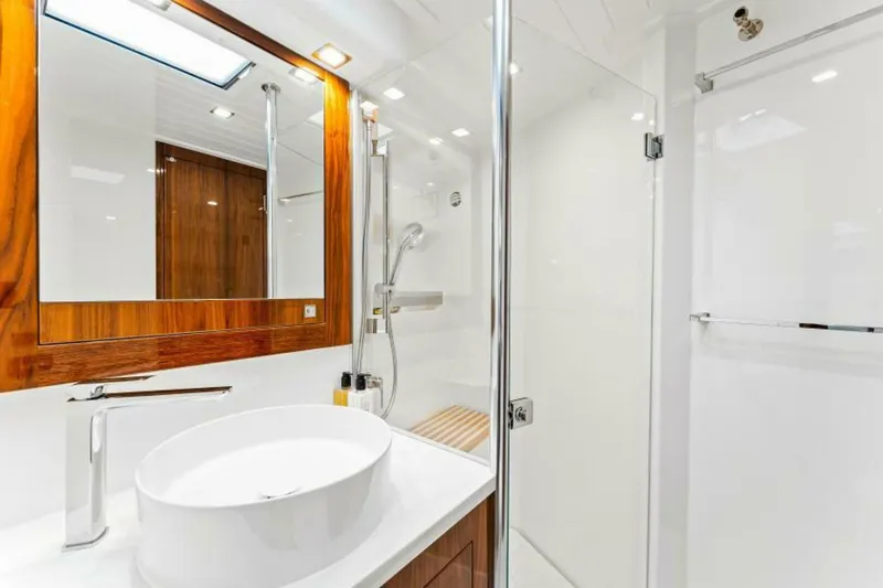 Slide: The Image of Riviera 5400 Sport Yacht Platinum Edition 2021 - 5373993