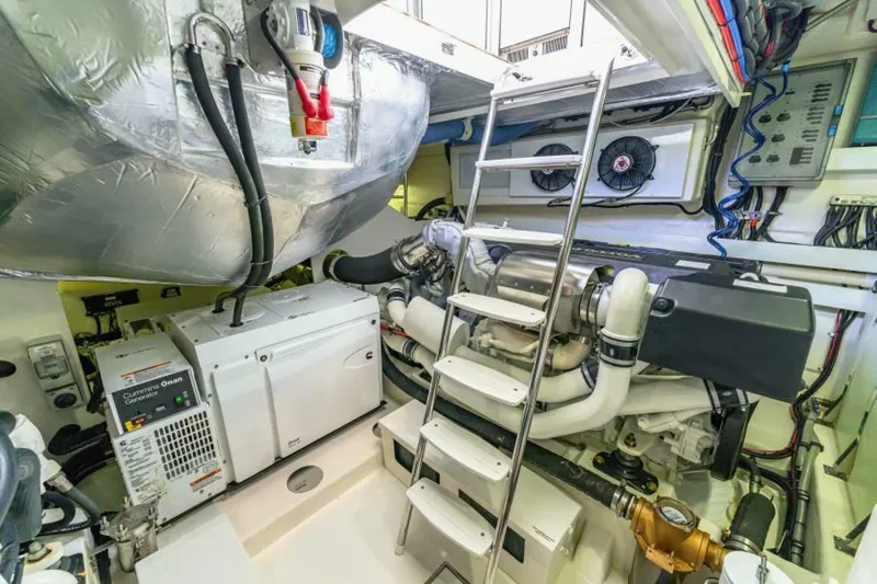 Slide: The Image of Riviera 5400 Sport Yacht Platinum Edition 2021 - 5373995