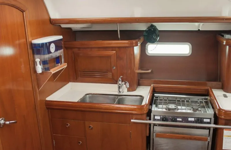 Slide: The Image of Beneteau 393 2002 - 5404606