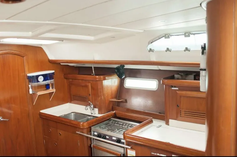 Slide: The Image of Beneteau 393 2002 - 5404608