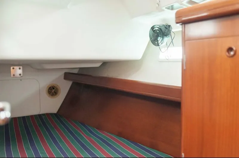 Slide: The Image of Beneteau 393 2002 - 5404620