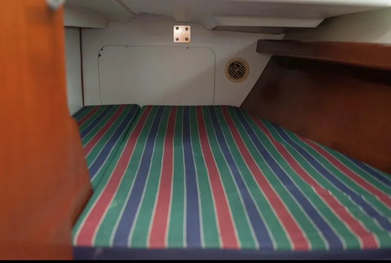 Slide: The Image of Beneteau 393 2002 - 5404621