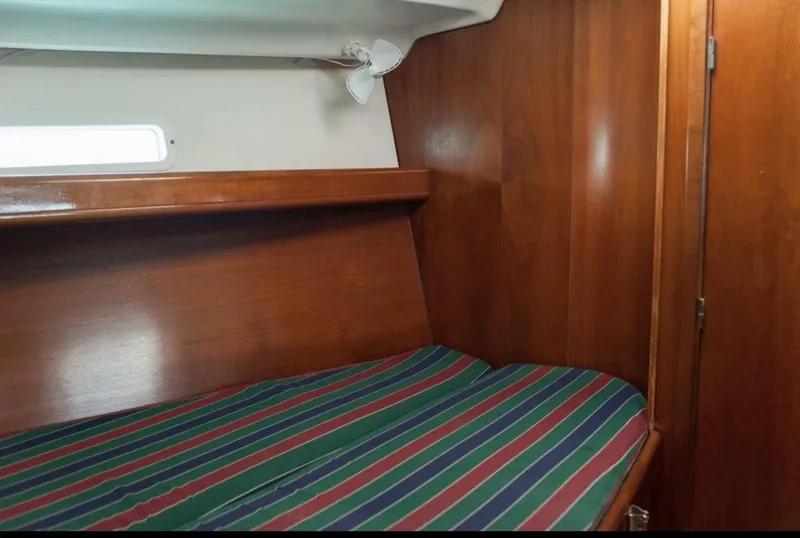 Slide: The Image of Beneteau 393 2002 - 5404633