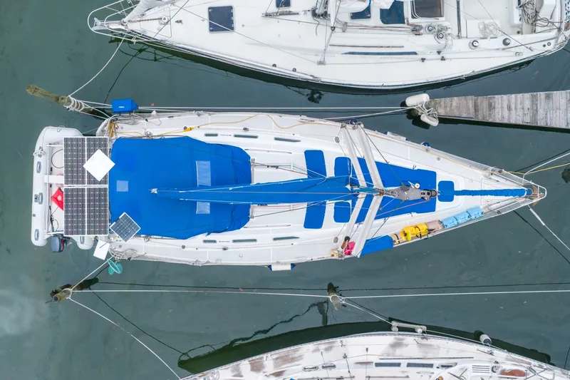 Slide: The Image of Beneteau 393 2002 - 6011783