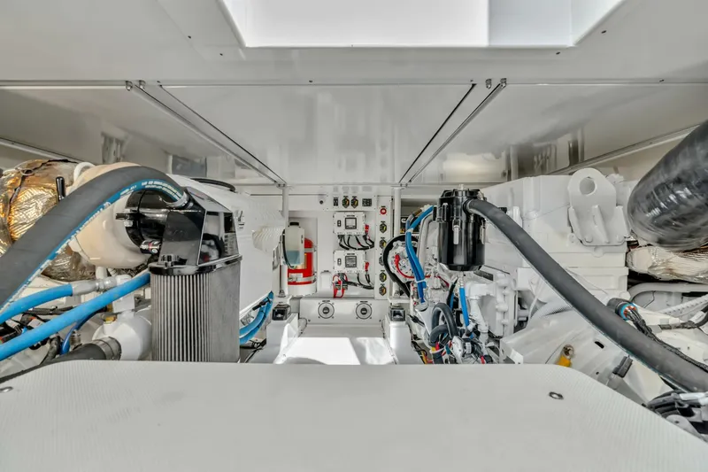 Slide: The Image of Henriques 42 Convertible 2023 - 5726829