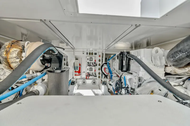 Slide: The Image of Henriques 42 Convertible 2023 - 5726830