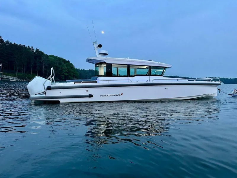 Slide: The Image of Axopar 37 Cabin 2023 - 5375946