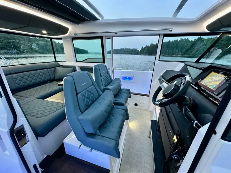 Slide: The Image of Axopar 37 Cabin 2023 - 5375931