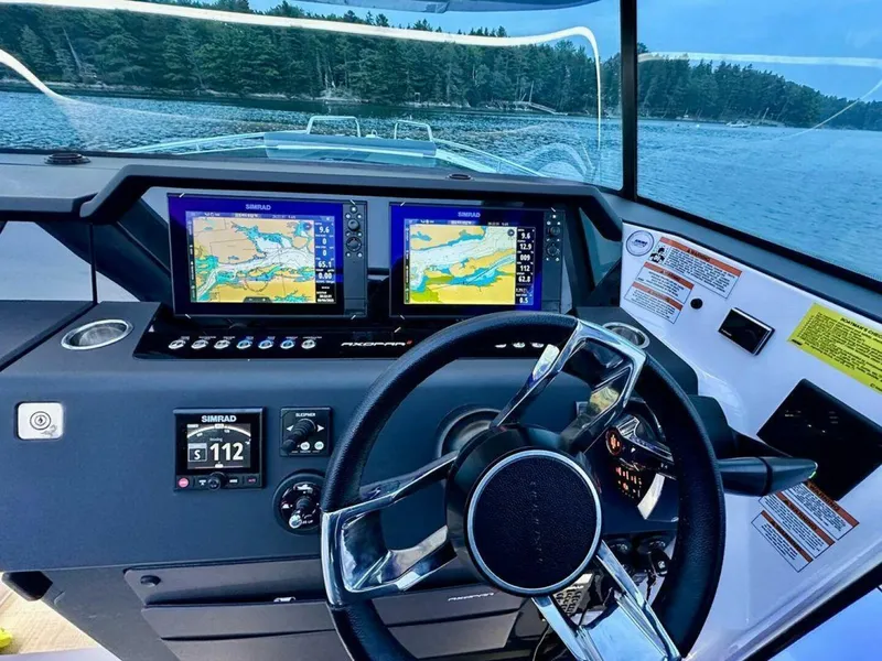 Slide: The Image of Axopar 37 Cabin 2023 - 5375937