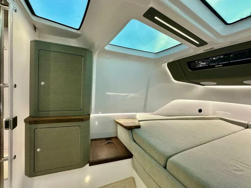 Slide: The Image of Axopar 37 Cabin 2023 - 5375922