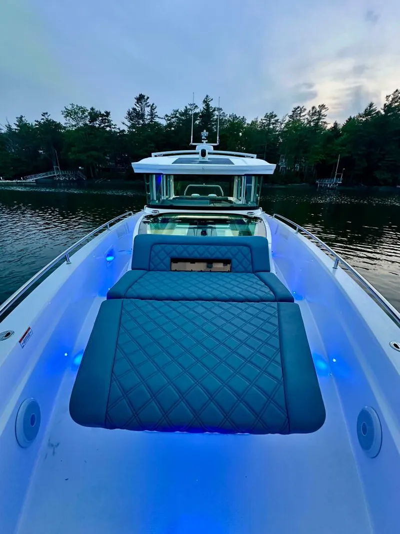 Slide: The Image of Axopar 37 Cabin 2023 - 5375938
