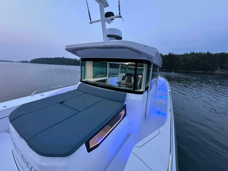Slide: The Image of Axopar 37 Cabin 2023 - 5375943