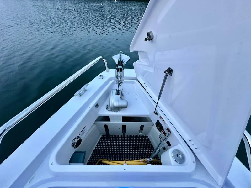 Slide: The Image of Axopar 37 Cabin 2023 - 5375941