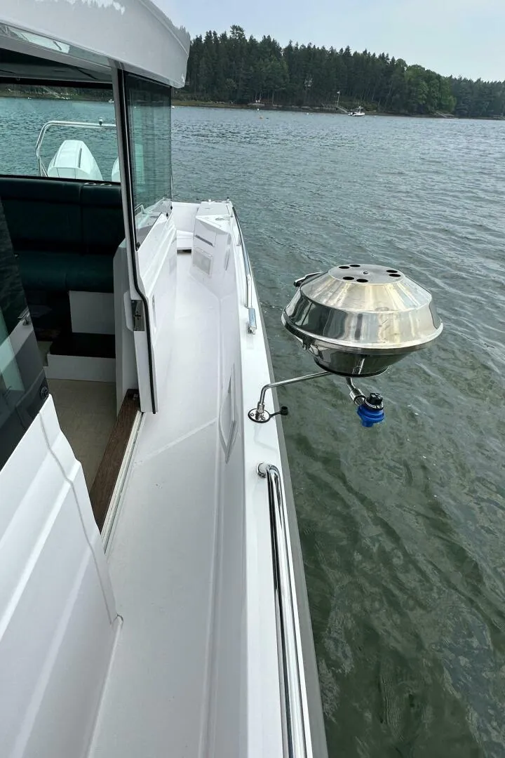 Slide: The Image of Axopar 37 Cabin 2023 - 5375949