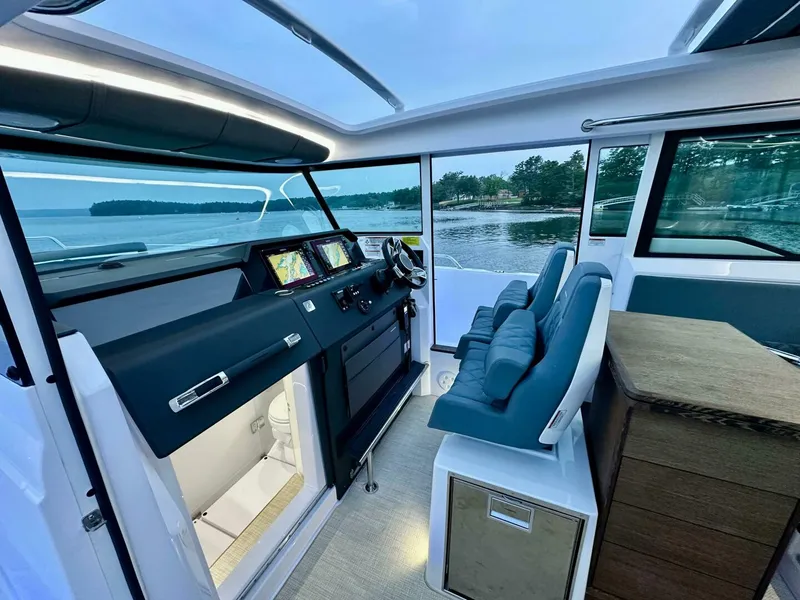 Slide: The Image of Axopar 37 Cabin 2023 - 5375929