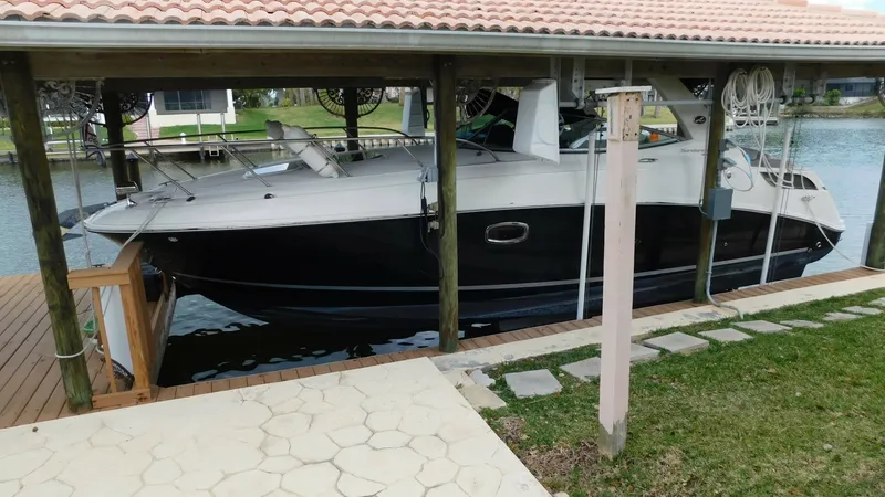Slide: The Image of Sea Ray 31 2012 - 5376075