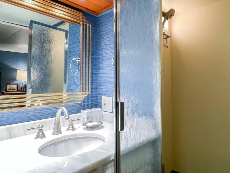 Slide: The Image of Burger Raised Pilothouse 1979 - 5376175