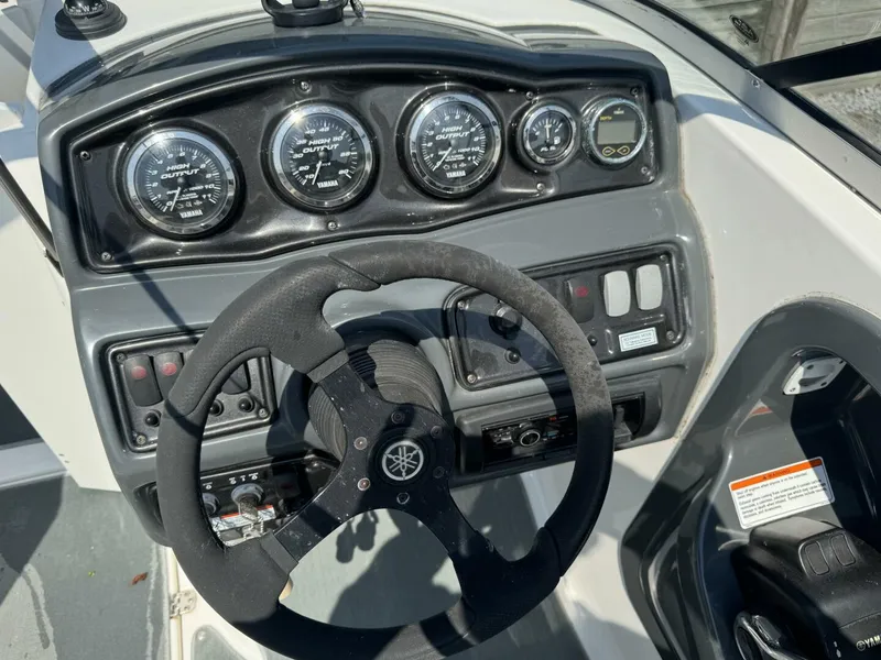 Slide: The Image of Yamaha 23 2008 - 5563686