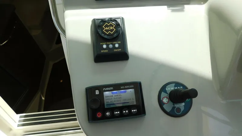 Slide: The Image of Boston Whaler 31 2017 - 5398509