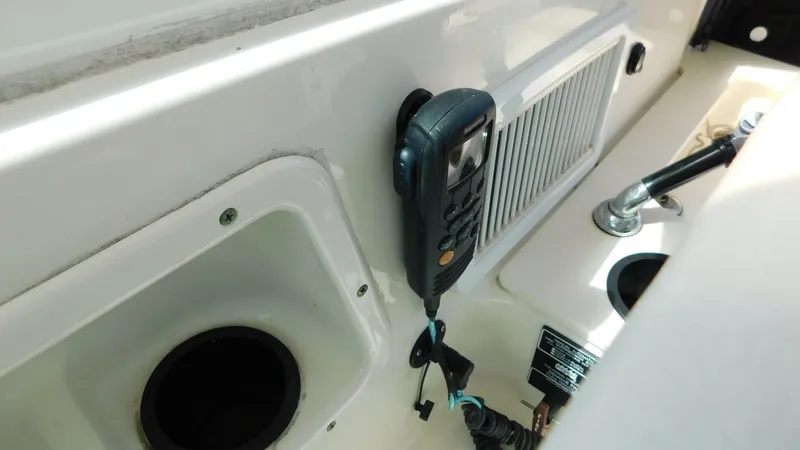 Slide: The Image of Boston Whaler 31 2017 - 5398510
