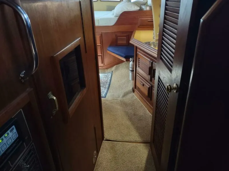 Slide: The Image of Islander Freeport 1979 - 5376972