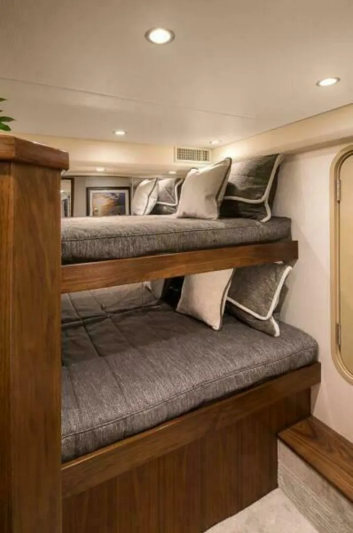 Slide: The Image of New 68 Viking Enclosed Bridge - 5377306