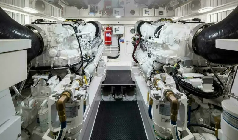 Slide: The Image of New 68 Viking Enclosed Bridge - 6209344