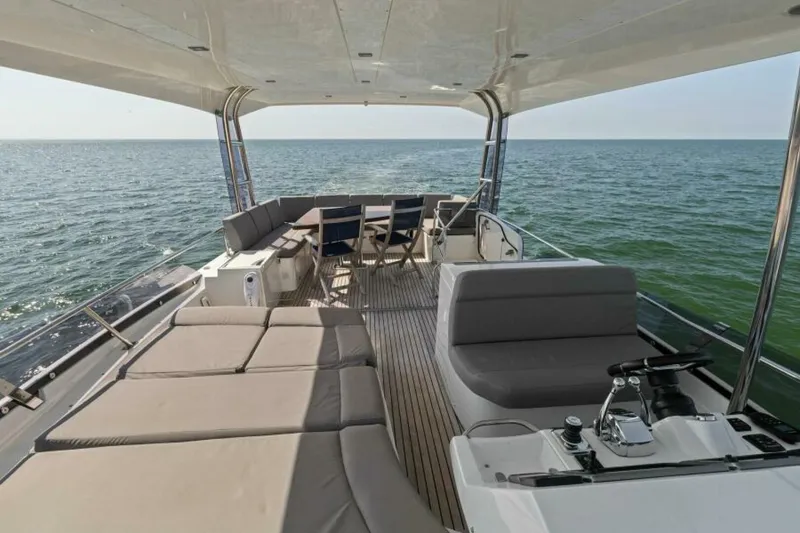 Slide: The Image of 2016 55 Prestige Flybridge - YEE YEE - Flybridge - 5377510