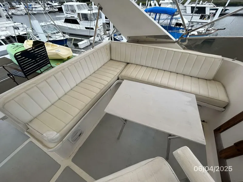Slide: The Image of 53' DeFever flybridge port seating - 5378272