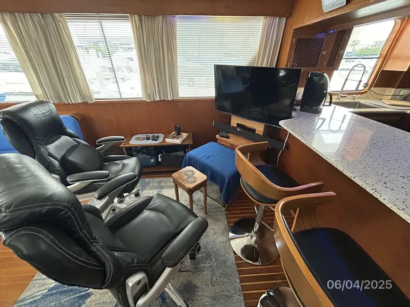 Slide: The Image of 53' DeFever salon port forward - 5378354