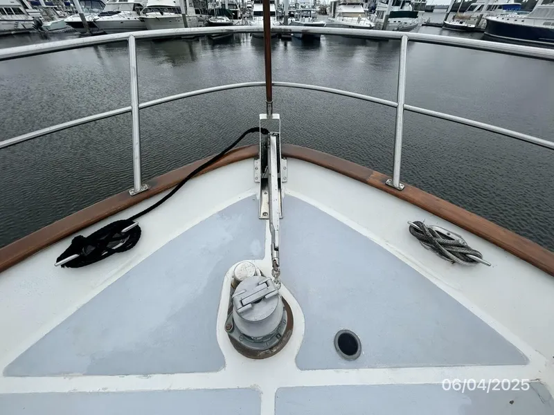 Slide: The Image of 53' DeFever anchor windlass - 5378260