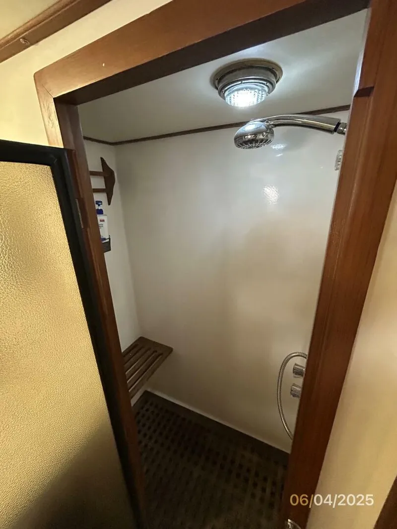 Slide: The Image of 53' DeFever master stateroom shower - 5378300