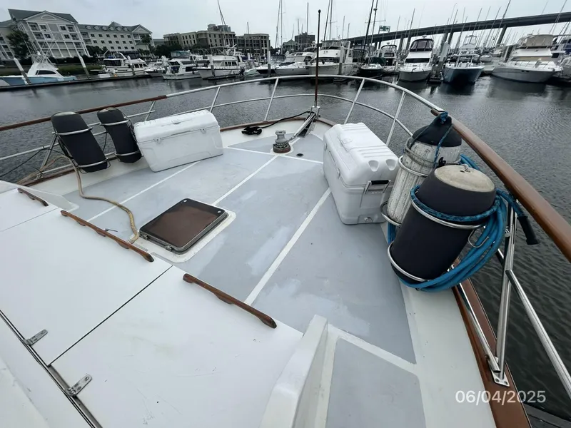 Slide: The Image of 53' DeFever foredeck2 - 5378278
