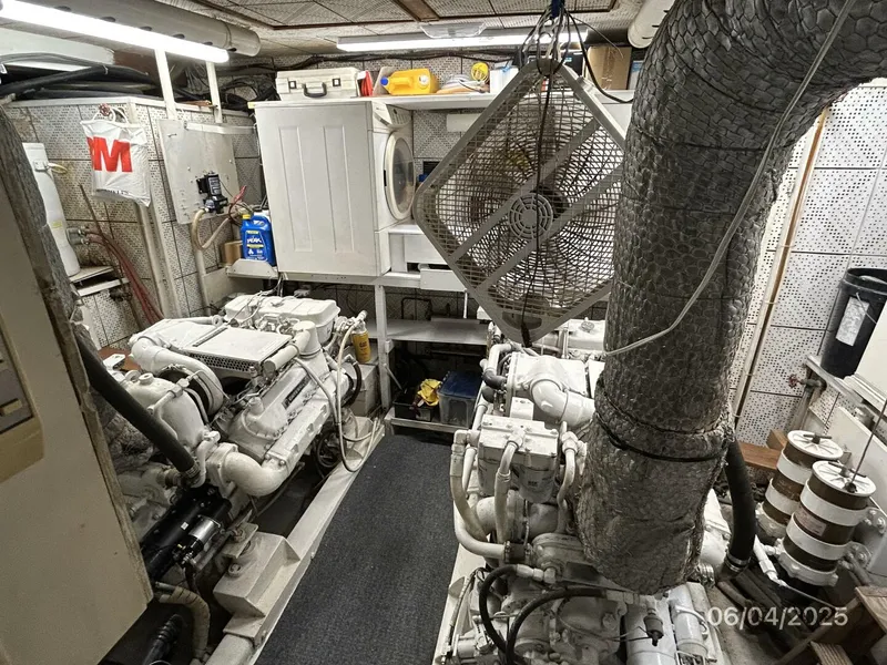 Slide: The Image of 53' DeFever engine room forward - 5378265