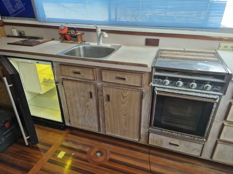 Slide: The Image of Bertram 38 Convertible 1982 - 5378420