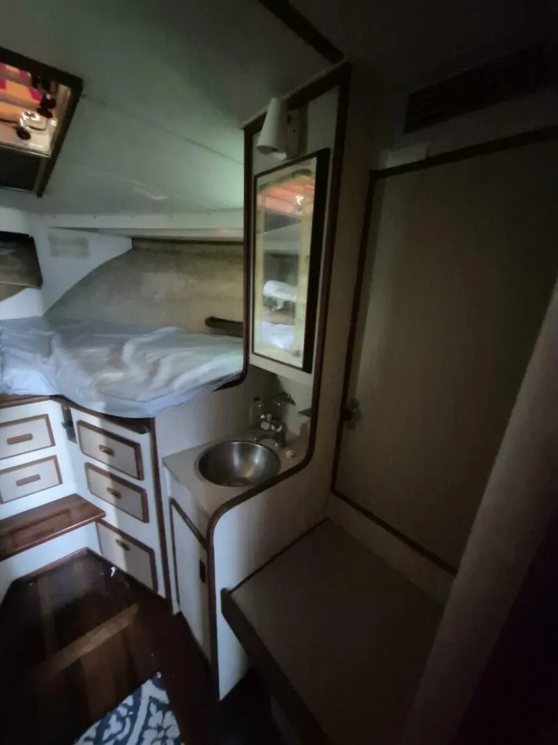 Slide: The Image of Bertram 38 Convertible 1982 - 5378423